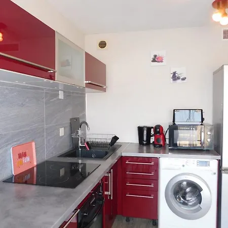 Cozy Air-conditioned 1-bedroom In With Pool