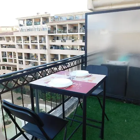 דירה Cozy Air-conditioned 1-bedroom In With Pool קאן