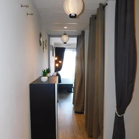 Cozy Air-conditioned 1-bedroom In With Pool