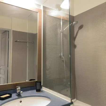 Cozy Air-conditioned 1-bedroom In With Pool דירה *